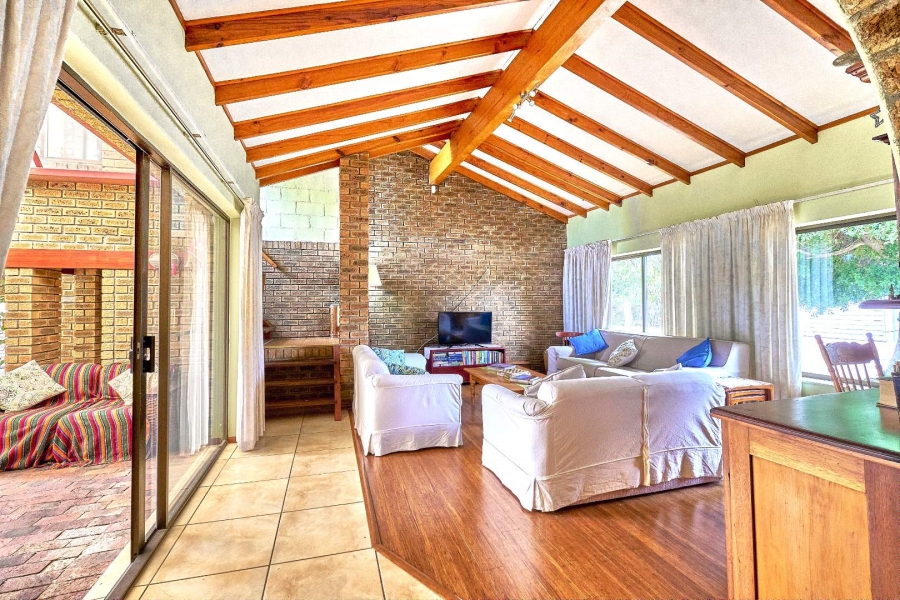 5 Bedroom Property for Sale in Flamingo Vlei Western Cape